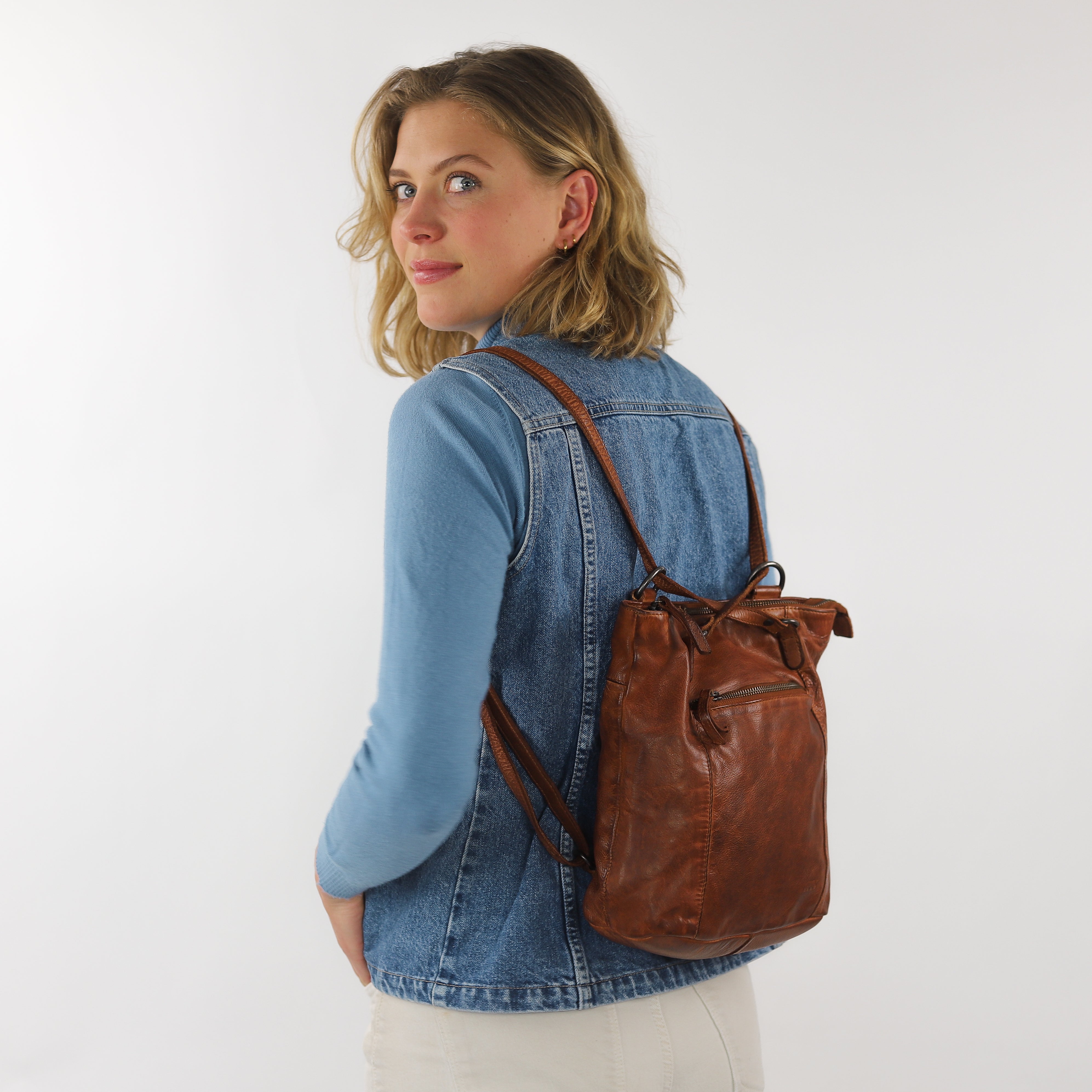 Backpack/shoulder bag 'Sandy' cognac - CL 40273