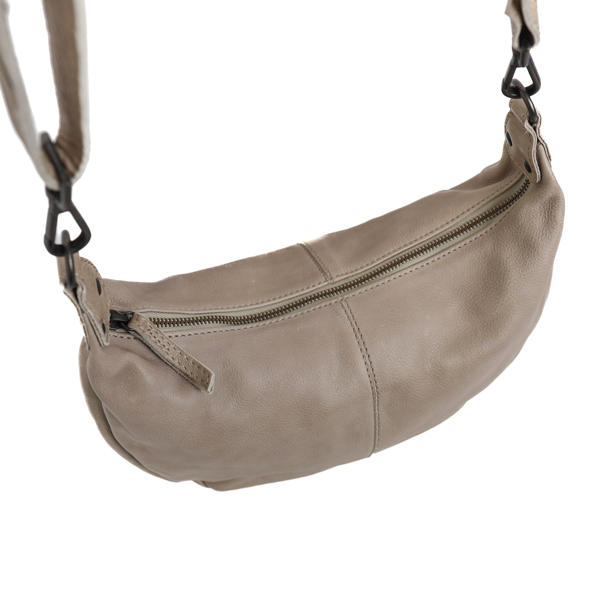 Pouch bag 'Betty' silver mink