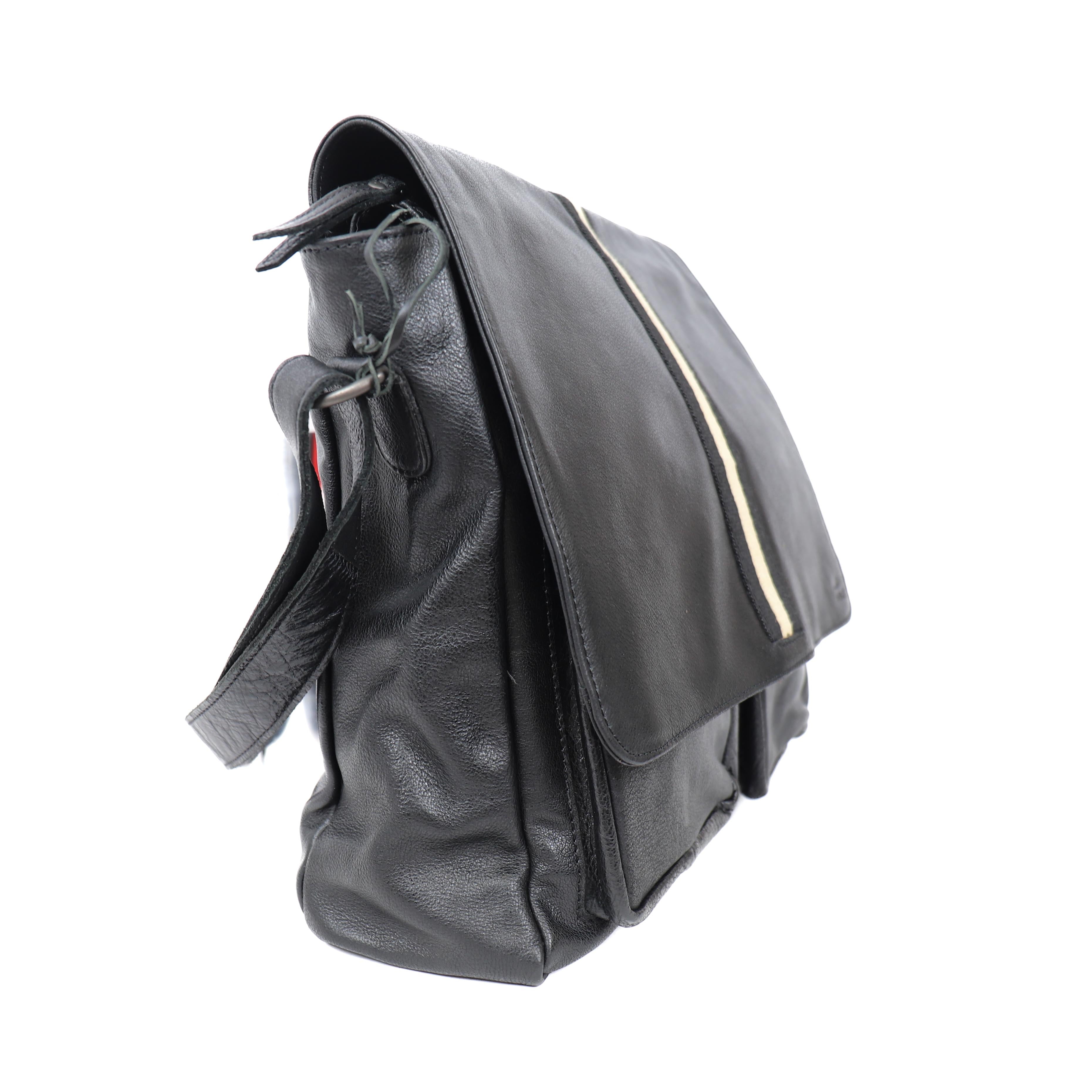 Shoulder bag 'John' black/stripe