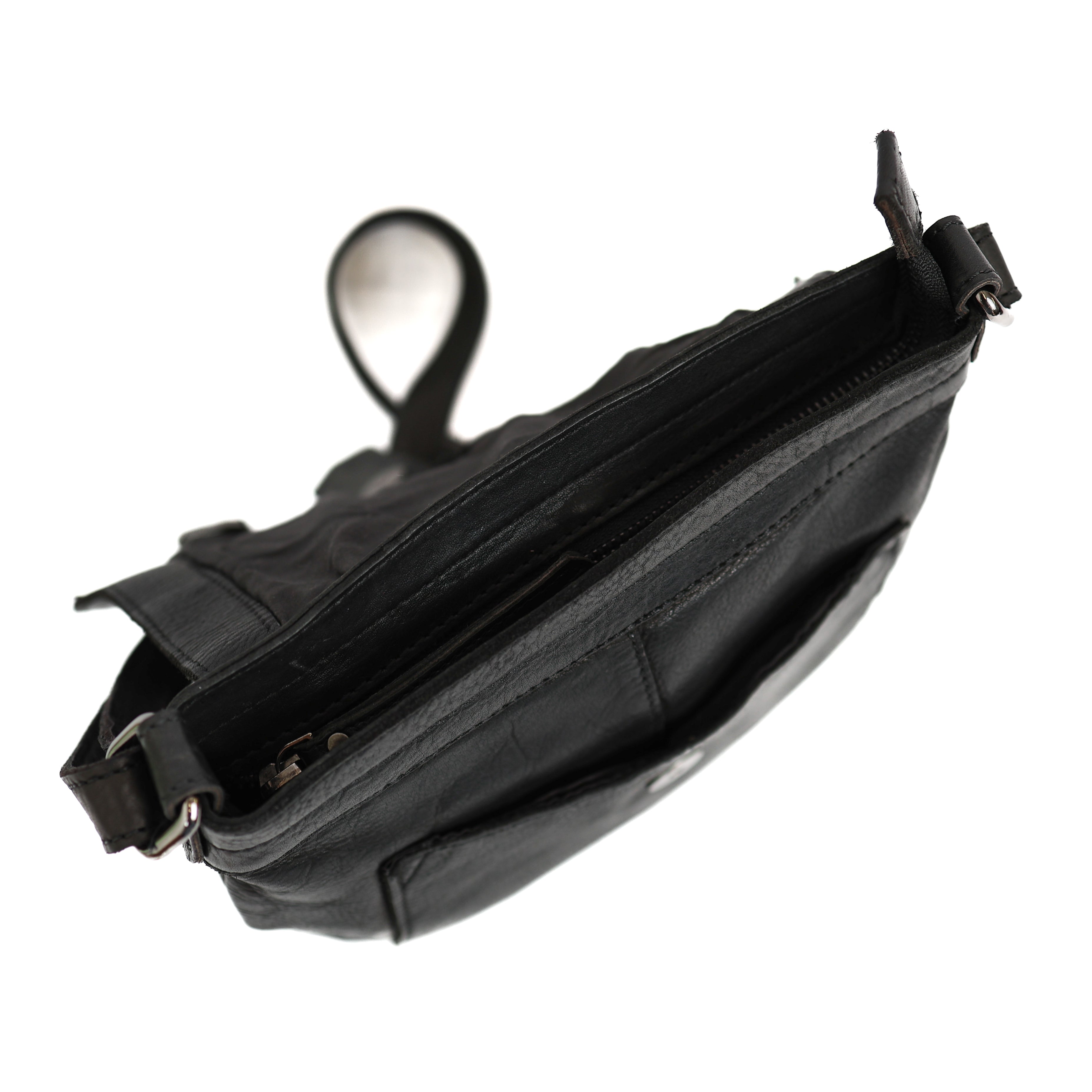Shoulderbag with flap 'Jip' black
