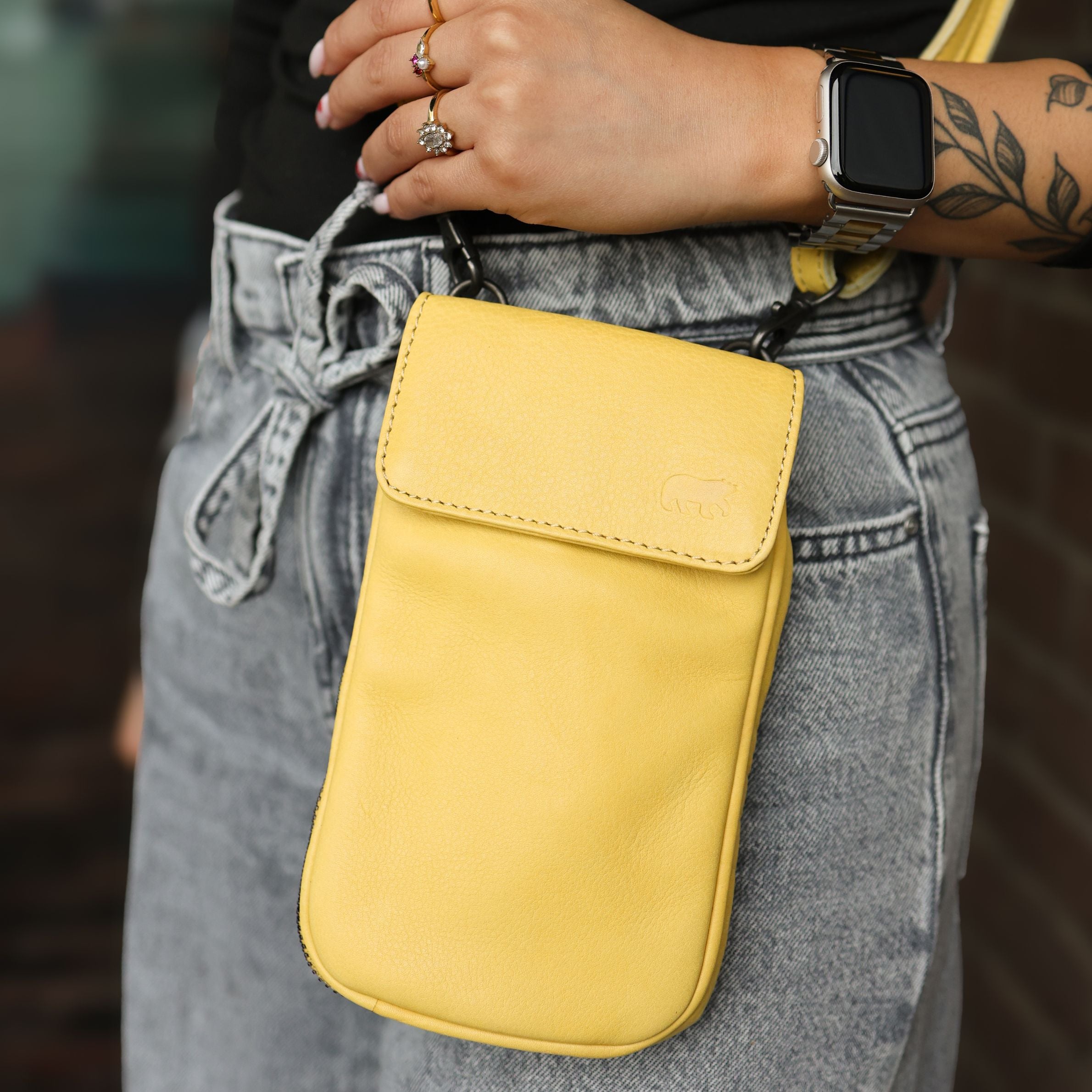 Phone bag 'Romee' butter yellow