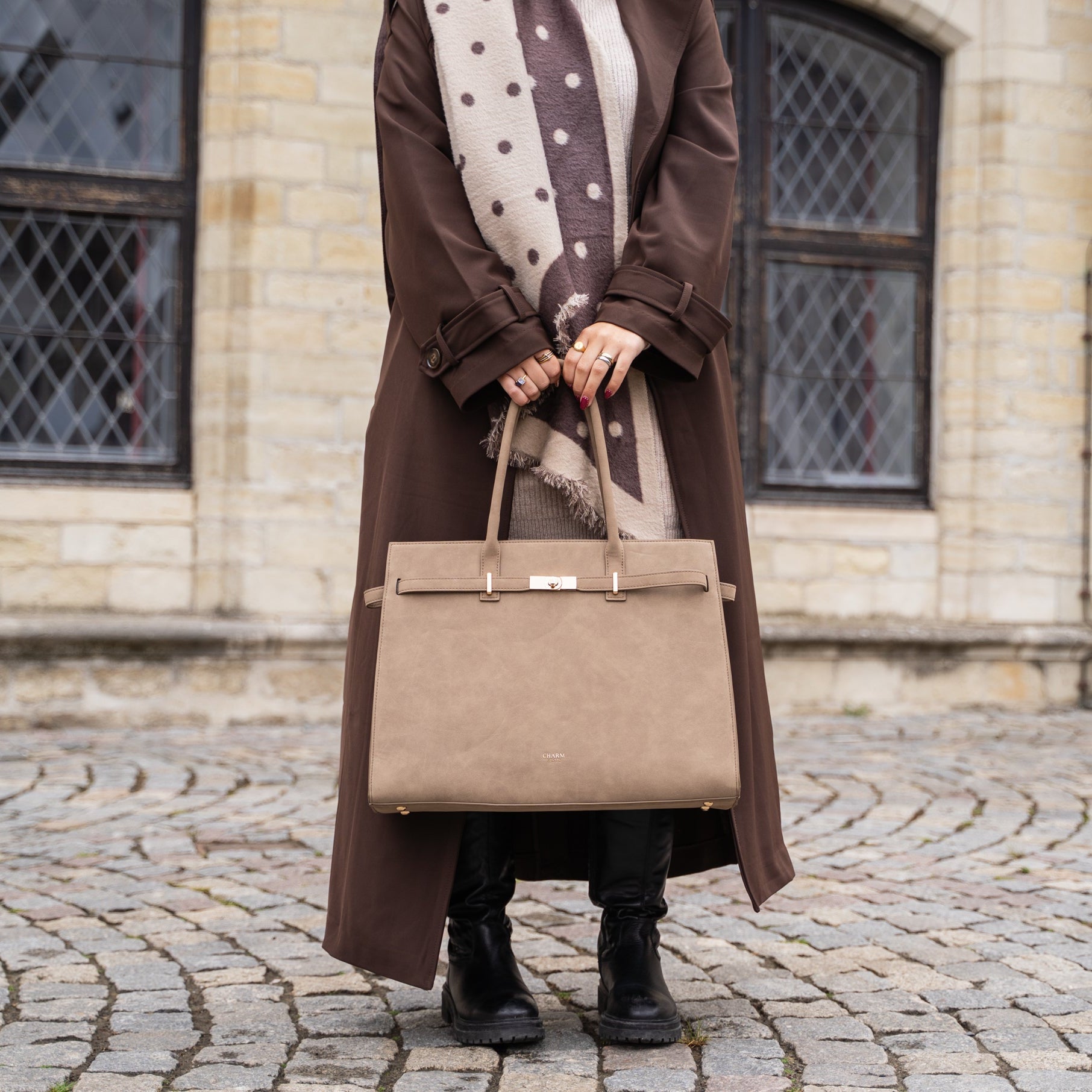 The Hamptons Village - Suèdine Laptoptas 15.6” zwart