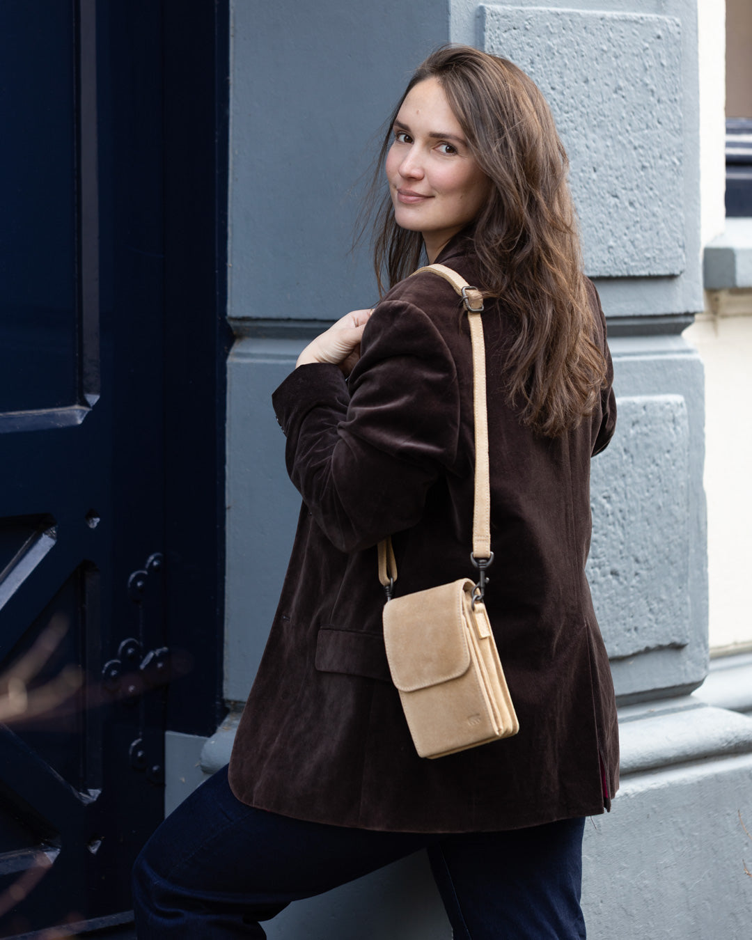 Suède schoudertasje 'Robbie' 2.0 donkerbruin