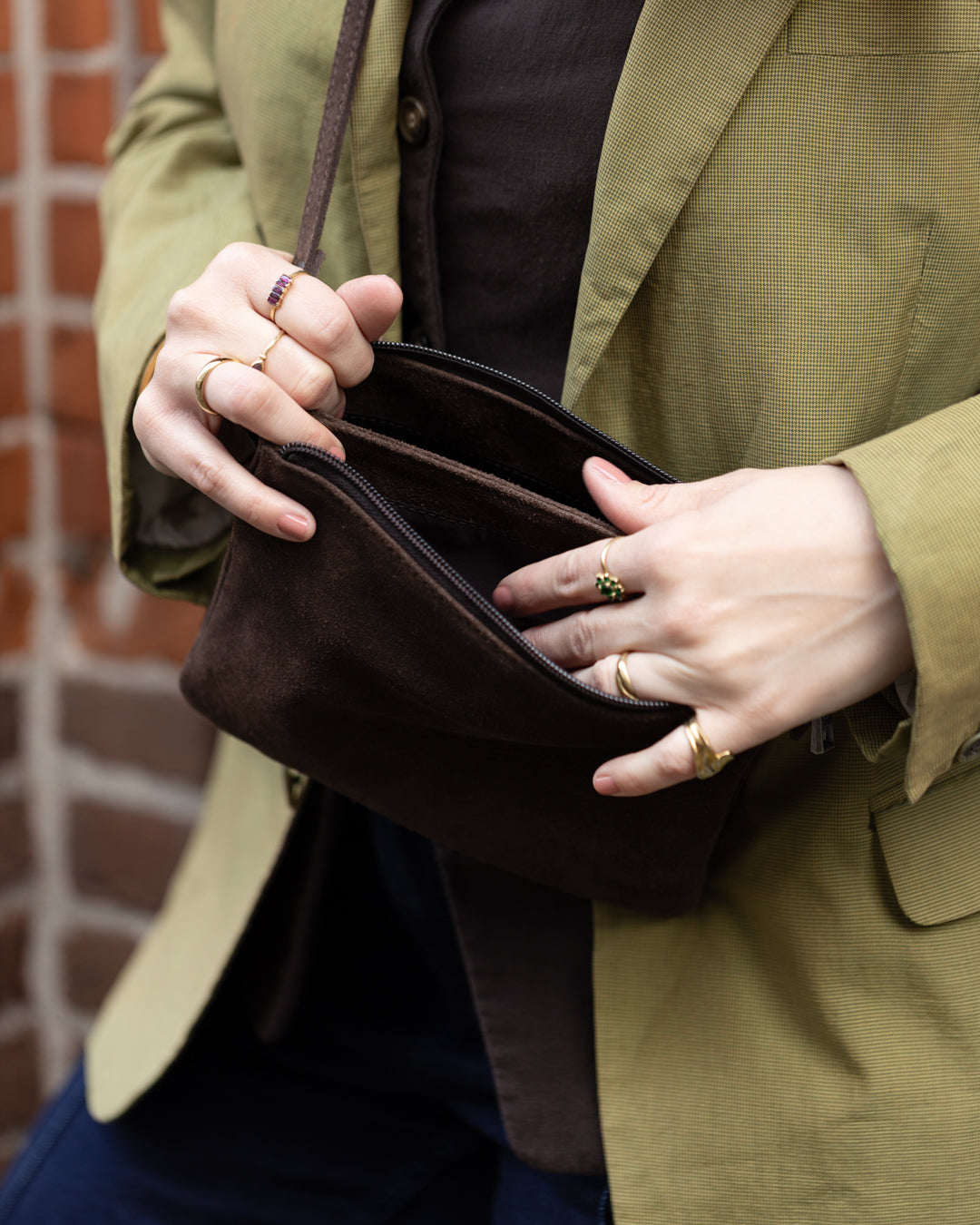 Suède schoudertasje 'Marthe' cognac