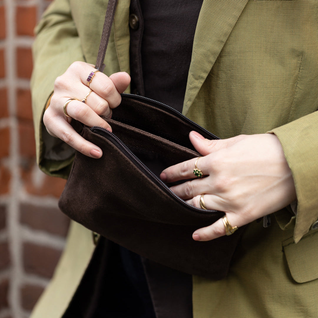 Suede shoulder bag 'Marthe' dark blue