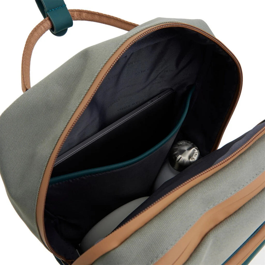 Ferron - Water repellent backpack 'Milwaukee' 20L sage green