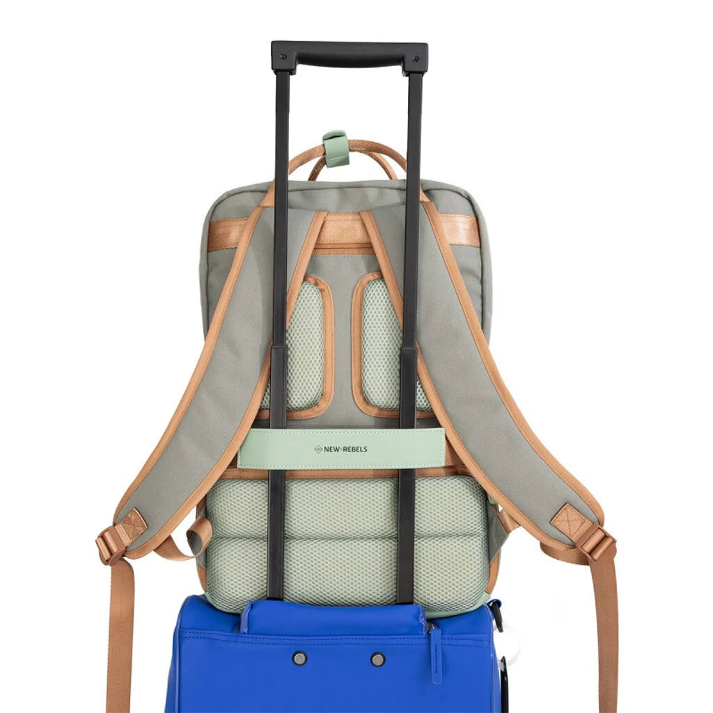 Ferron - Water repellent backpack 'Milwaukee' 20L sage green