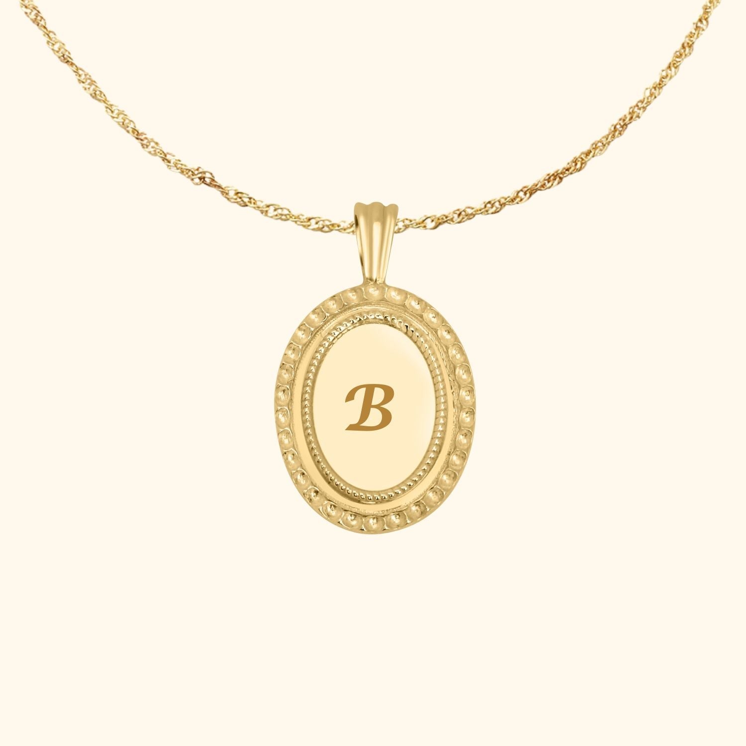 Medallion necklace with letter