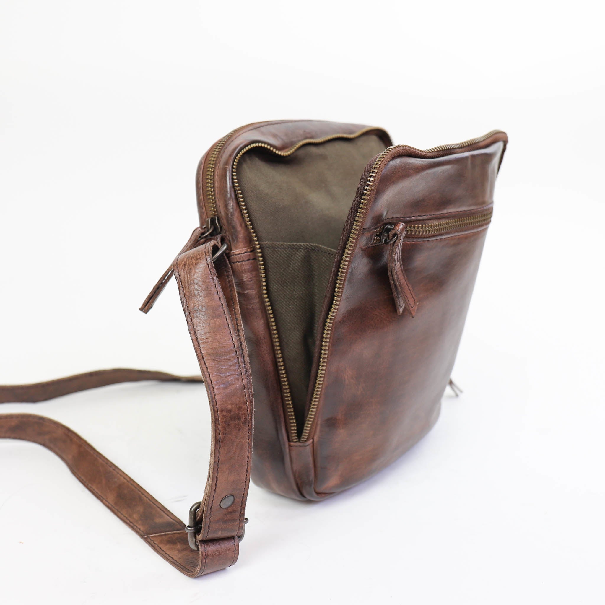 Shoulder bag 'Luz' dark brown