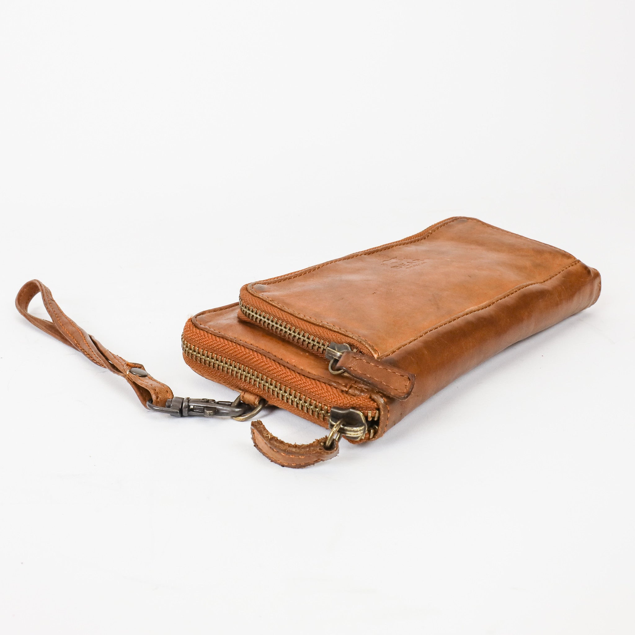 Zipper wallet 'Isa' cognac - CL 14851